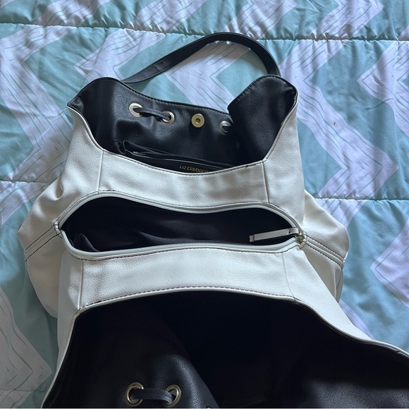 Liz Claiborne black & white Purse. - Picture 6 of 10
